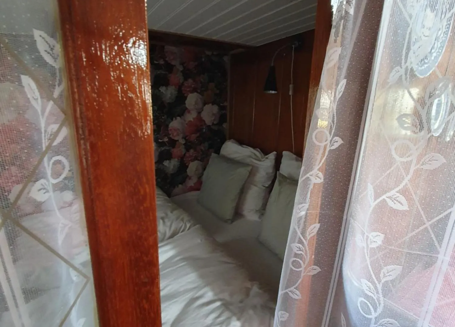 Houseboat Holiday Apartments Rotterdam