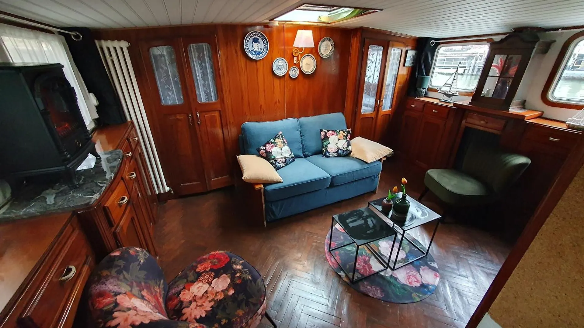Hotel na wodzie Houseboat Holiday Apartments Rotterdam Holandia